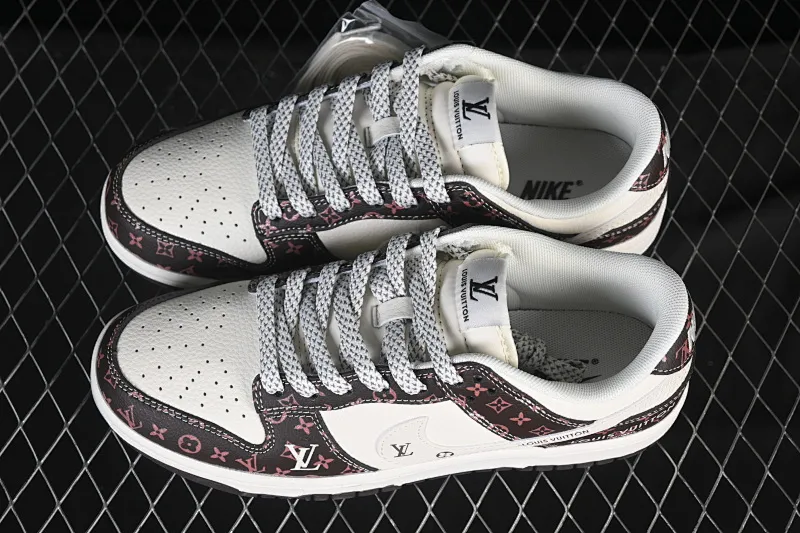 All Categories Nk SB Dunk Series Nk SB Dunk Low Low-top sneakers Nike SB Dunk Low LV joint white and brown classic Anniversary high-end customization Low-top casual sneakers CX5050-Y05